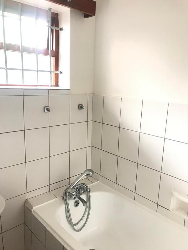 To Let 1 Bedroom Property for Rent in Oranjezicht Western Cape